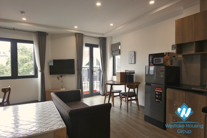 A nice furnitured studio with lovely balcony for rent on Linh Lang
